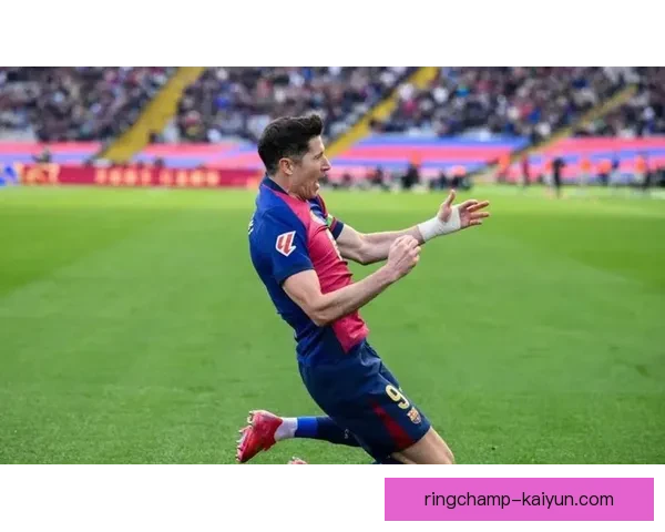 足球新星技战术持续提升，备受关注的年轻球员表现逐渐亮眼